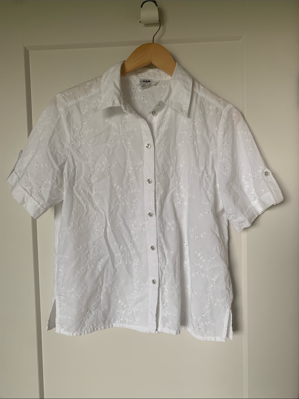 White Eyelet embroidery Button Shirt Collared Cottagecore Vintage Timeless